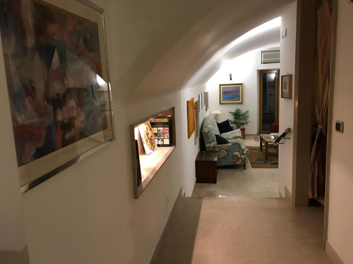 Suite A Mare - Casa Della Poetessa Поліньяно-а-Маре Екстер'єр фото